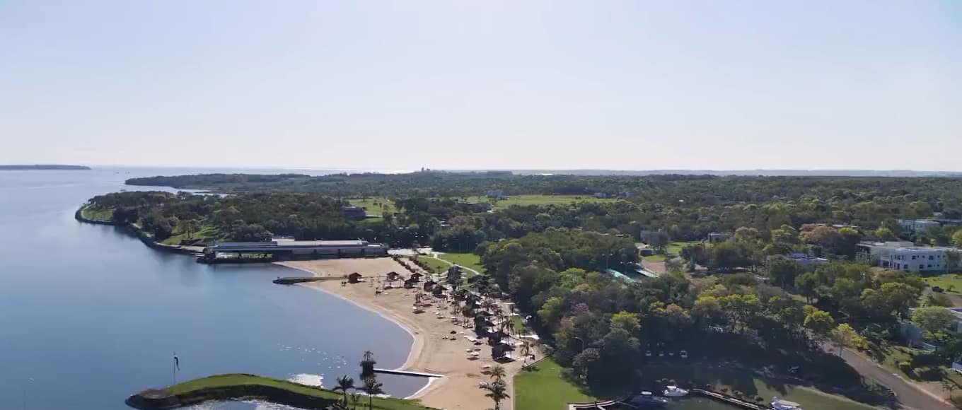 Vista aérea del condominio AguaVista sobre el Río Paraná